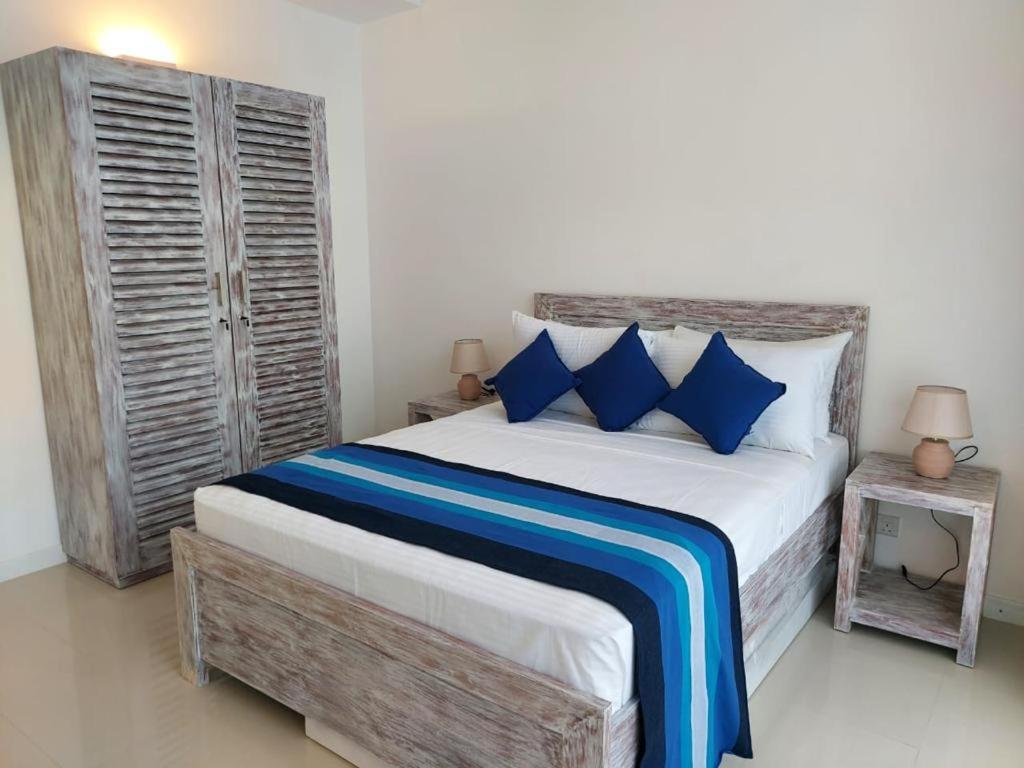 Hasara Oceanfront Apartments Galle Extérieur photo