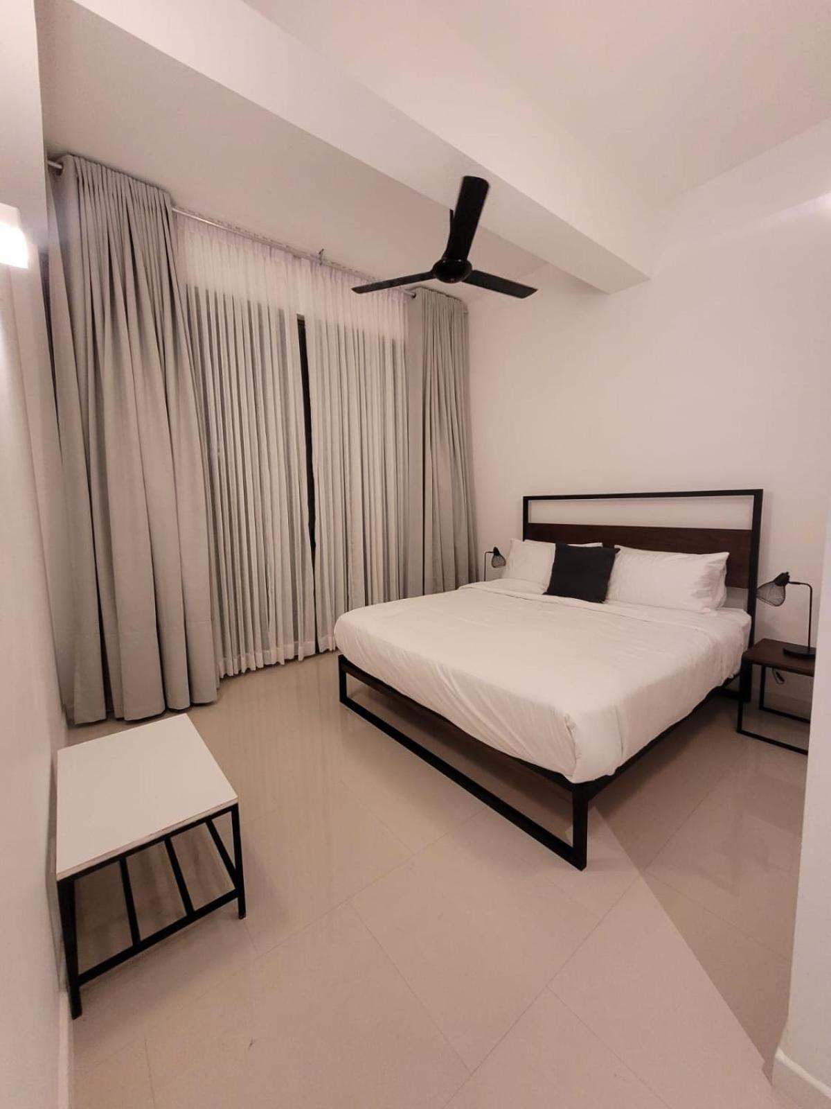 Hasara Oceanfront Apartments Galle Extérieur photo