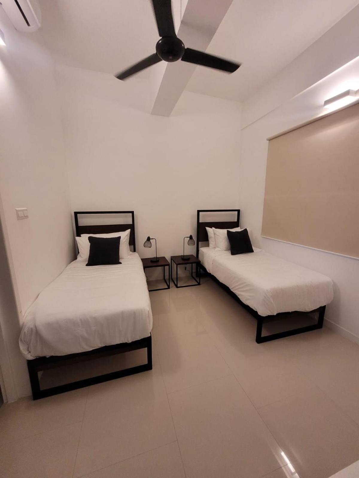 Hasara Oceanfront Apartments Galle Extérieur photo
